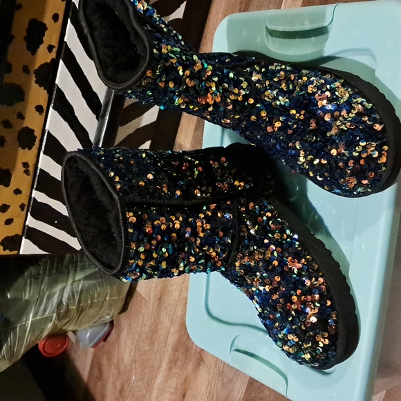 Ugg boots - Picture 1 of 5